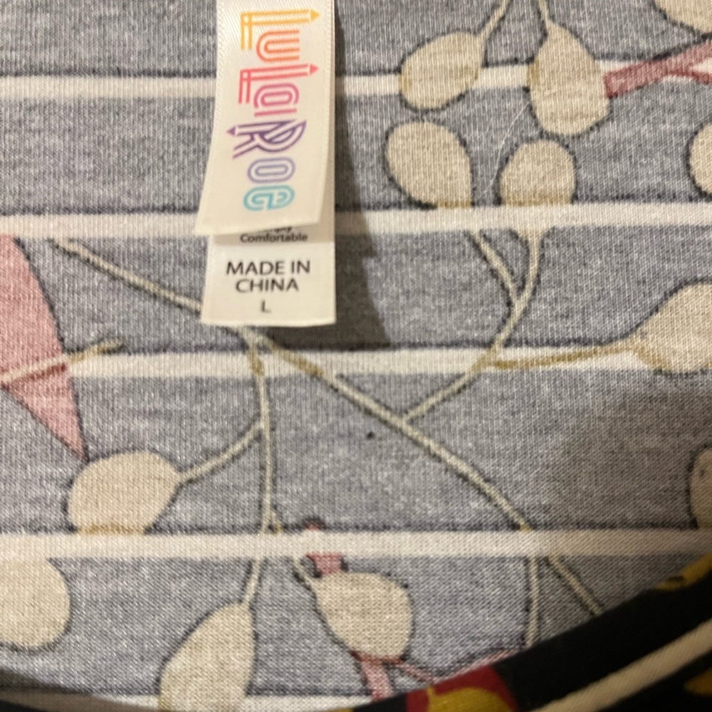 LuLaRoe shirt size large - Picture 4 of 4
